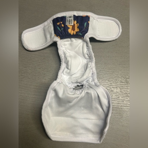 Lot Of 2 Female Dog Diapers And‎ 1 Sanitary Diaper 2 Small And 1 XS See Pictures - Picture 10 of 16